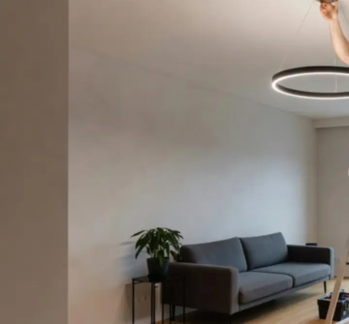 Profesjonalny montaż oświetlenia w domu przez specjalistów LIGHT SETUP HOME